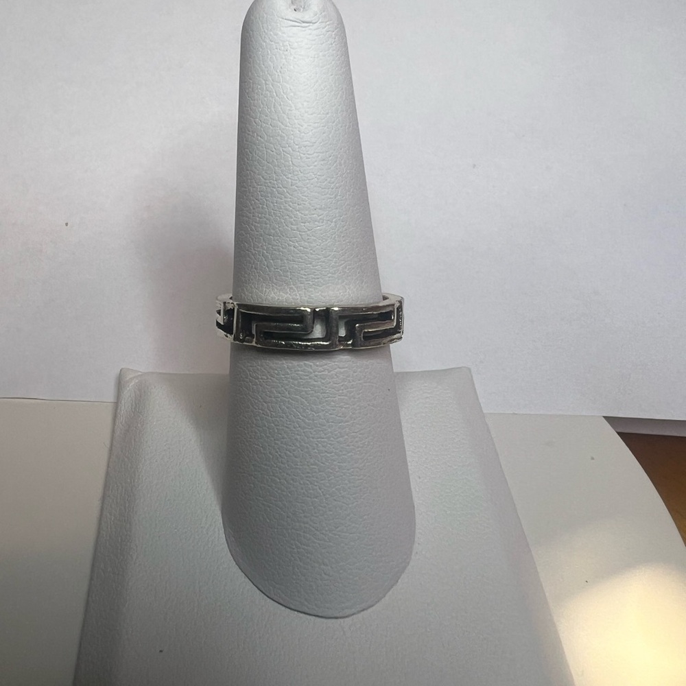 Brand New Silver Geometric Pattern Ring